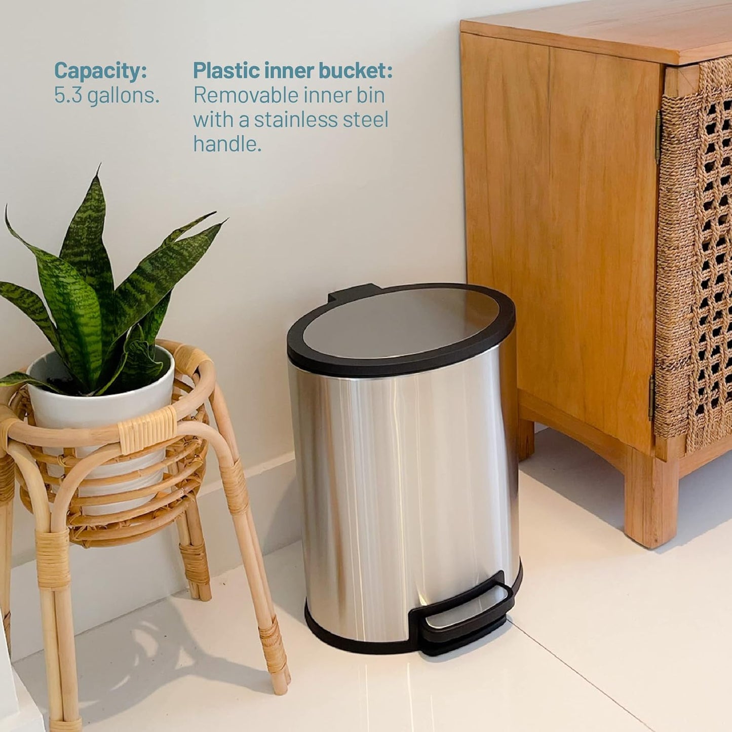 Oval Stainless Steel Trash Can with Soft Close (20 Liters / 5.3 Gallons)